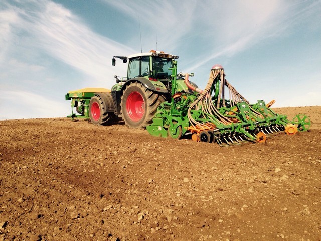 Drills capable of sowing anything from wild flowers HLS & ELS margins, grass seeds, OSR, and cereals to beans.